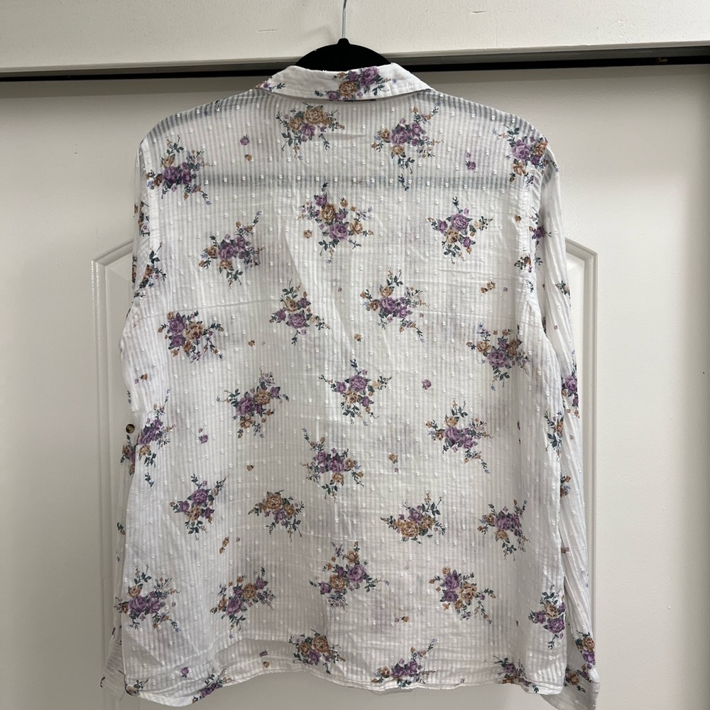 Eden & Olivia Floral Button Down Top - Picture 3 of 5